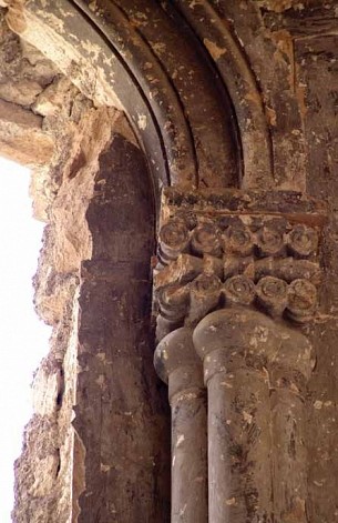 Церковь Сурб Саргис. Фрагмент внутреннего наличника окна