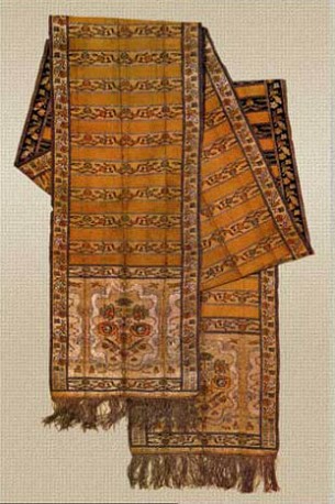 Слуцкий пояс с декоративной композицией "китайское облачко" на конце. Фрагмент. 1770-е года.